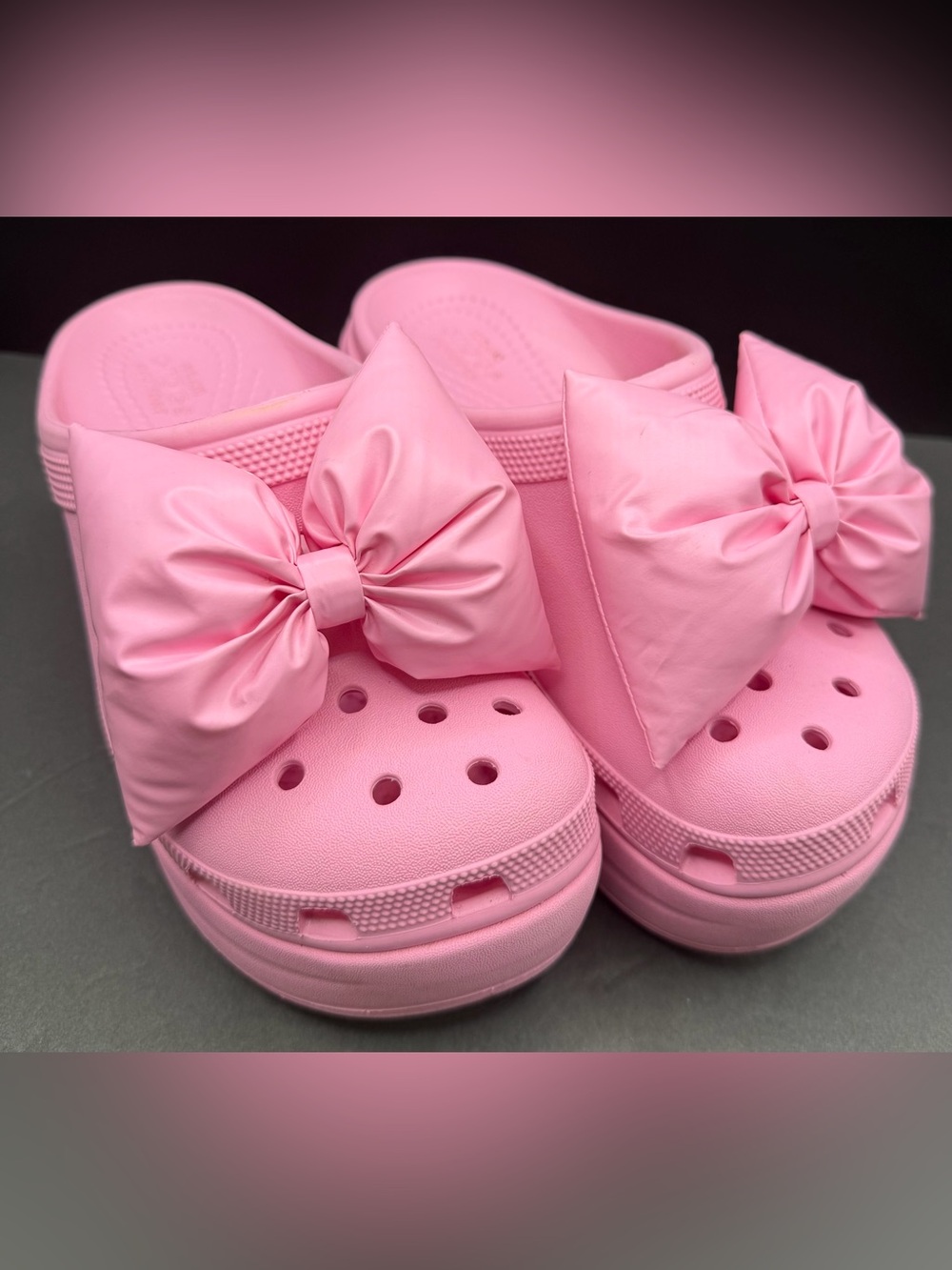 Crocs- Siren Bow Clog in Pink Tweed- Women’s Size: 6